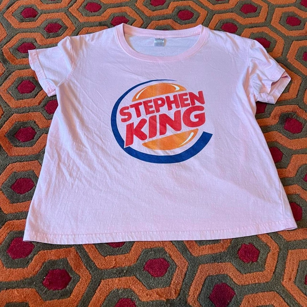Baby Pink STEPHEN KING Burger King logo t shirt 
Size small Women’s horror